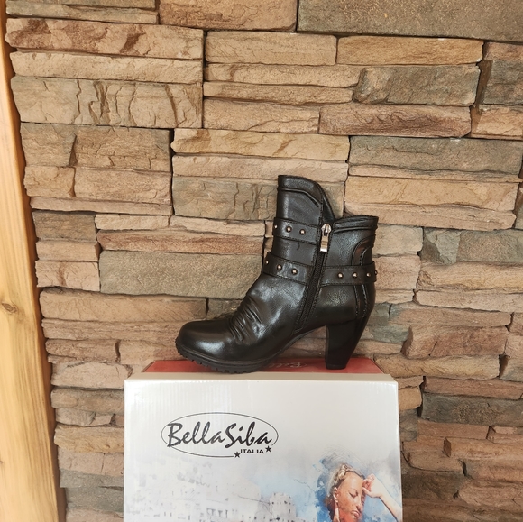 Short Bots - Picture 8 of 13